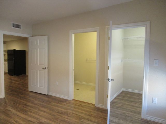 205 West Buck Street, Caldwell, TX 77836