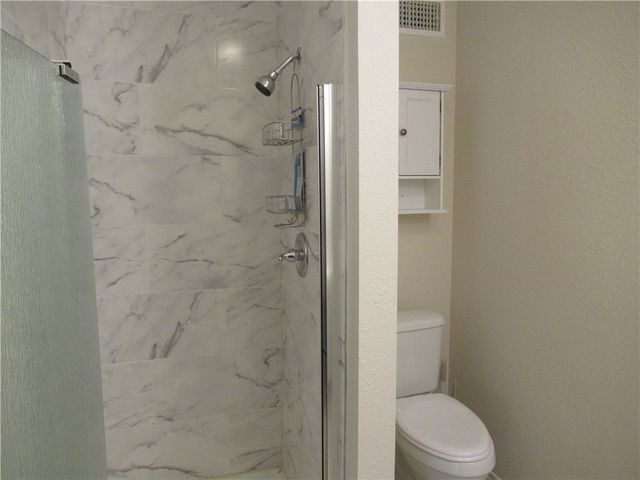 205 West Buck Street, Caldwell, TX 77836