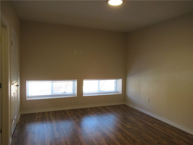 205 West Buck Street, Caldwell, TX 77836