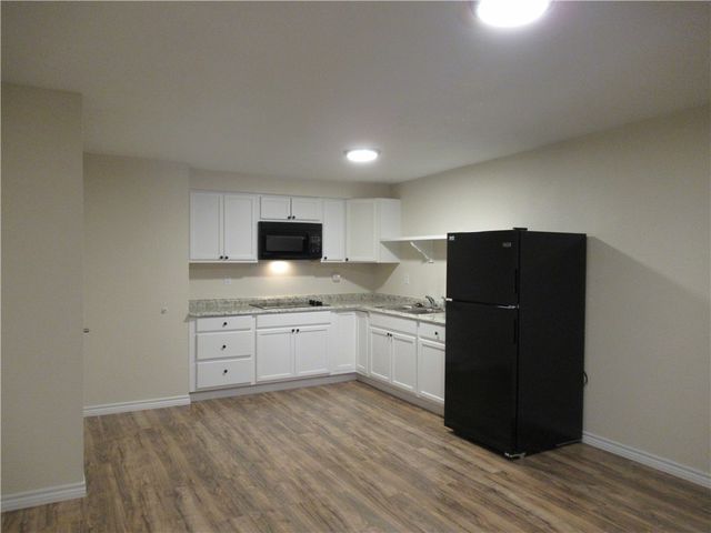 205 West Buck Street, Caldwell, TX 77836