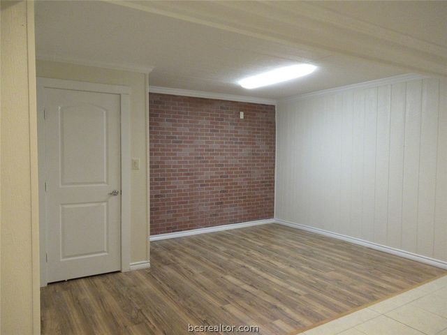 205 West Buck Street, Caldwell, TX 77836