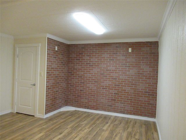 205 West Buck Street, Caldwell, TX 77836