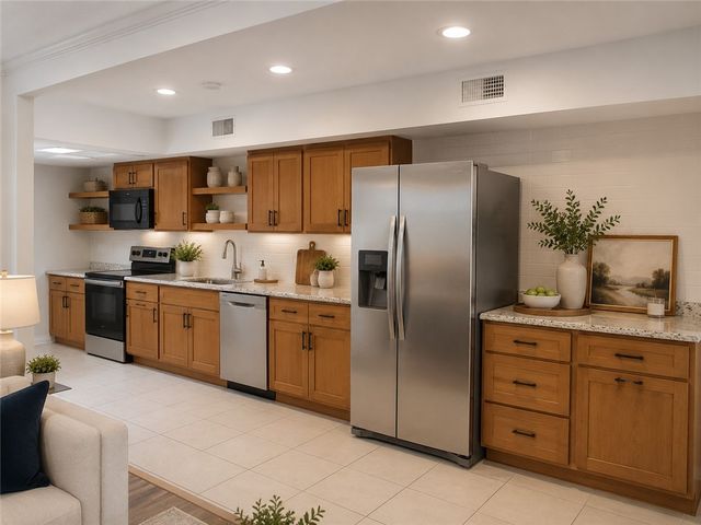 205 West Buck Street, Caldwell, TX 77836