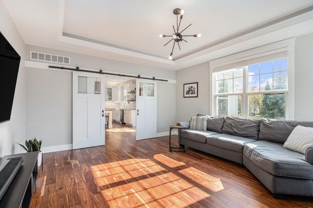 753 Mill Crossing, Valparaiso, IN 46385