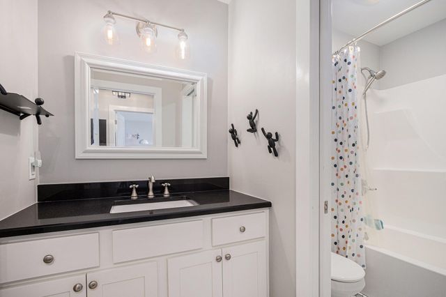 753 Mill Crossing, Valparaiso, IN 46385