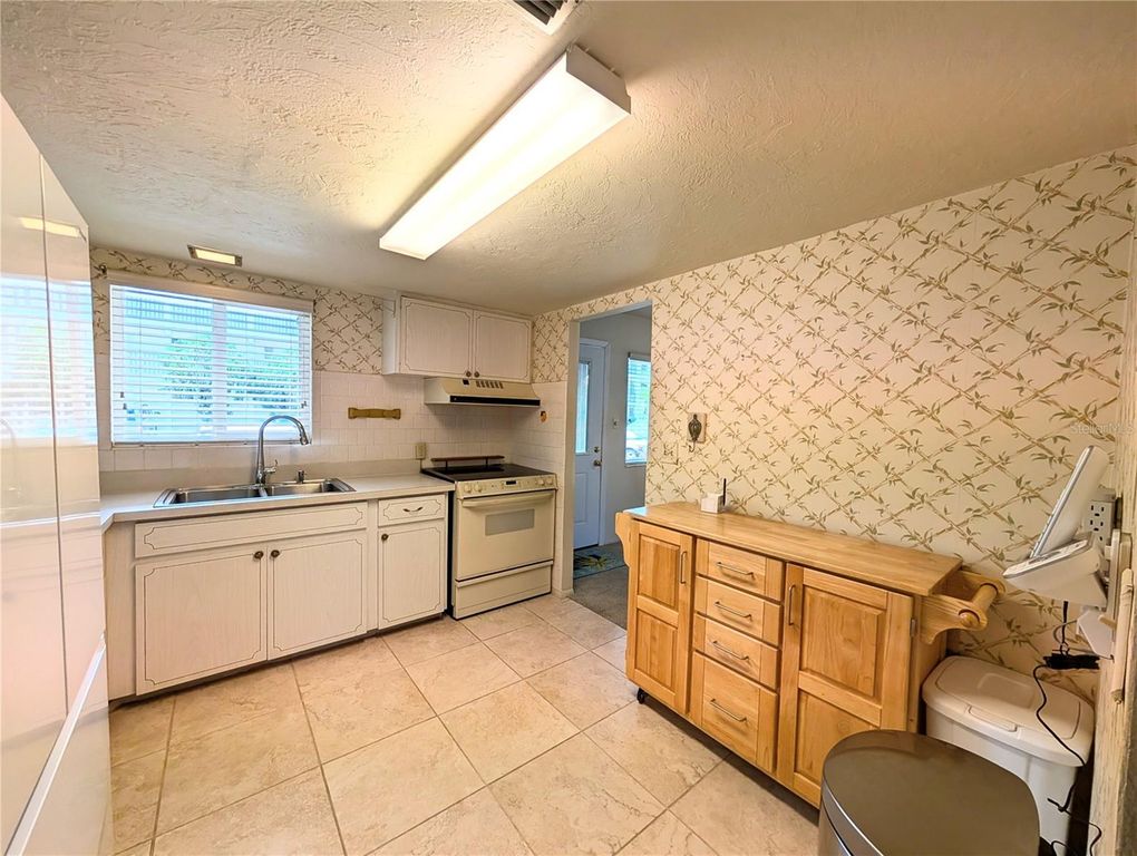2303 SUNSET DRIVE H7, BRADENTON, FL 34207 — photo 3
