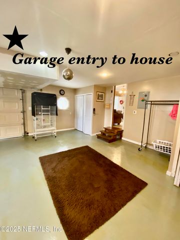 414 HOLIDAY Drive, Interlachen, FL 32148