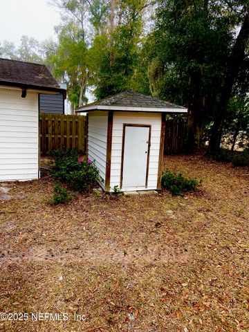 414 HOLIDAY Drive, Interlachen, FL 32148