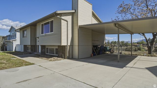 837 E CARNATION DR, Sandy, UT 84094
