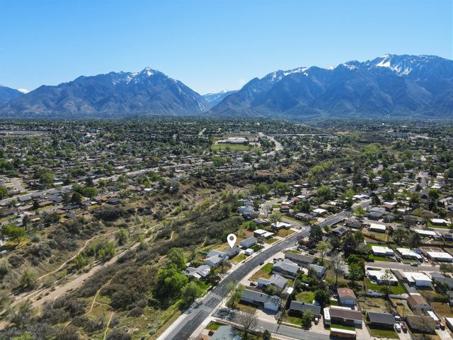 837 E CARNATION DR, Sandy, UT 84094