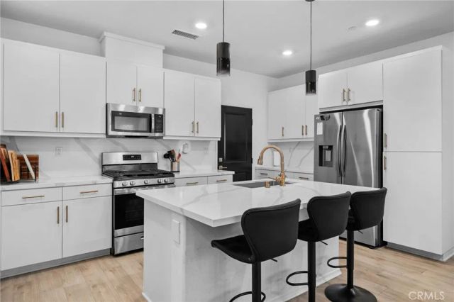 5604 Altamura 3, Fontana, CA 92336
