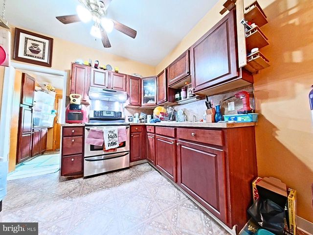 2821 N MARSTON ST, Philadelphia, PA 19132