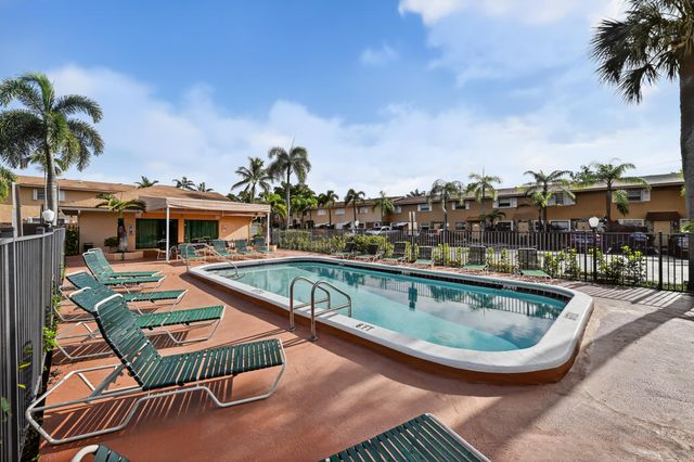 450 SE 7th Street 232, Dania Beach, FL 33004