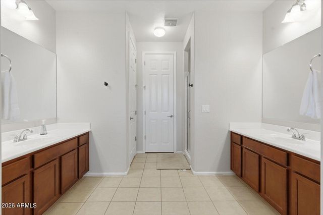 1876 E AZALEA Court, Gilbert, AZ 85298