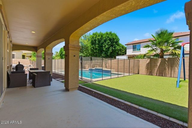 1876 E AZALEA Court, Gilbert, AZ 85298