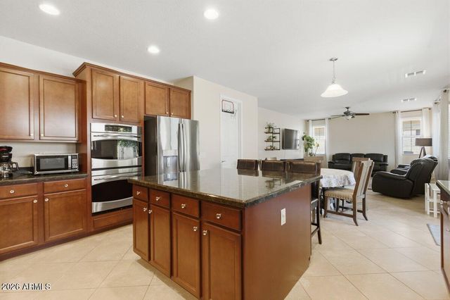 1876 E AZALEA Court, Gilbert, AZ 85298