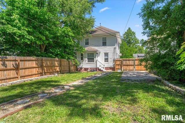 2509 S 10TH Street, Springfield, IL 62703