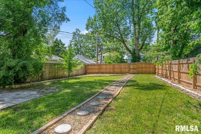 2509 S 10TH Street, Springfield, IL 62703