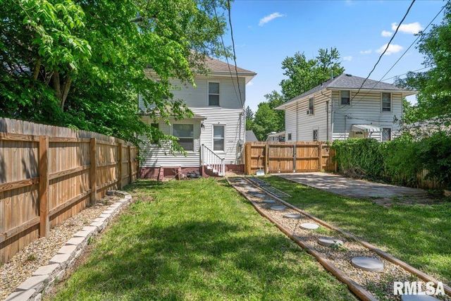 2509 S 10TH Street, Springfield, IL 62703
