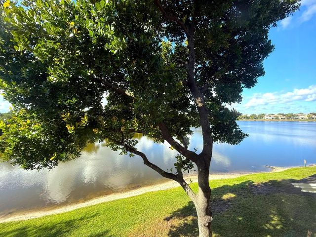 685 Pacific Grove Drive 2, West Palm Beach, FL 33401