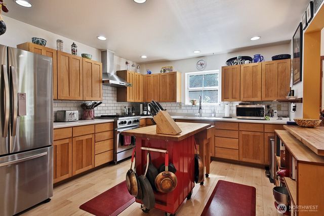 6532 Wahl Road, Freeland, WA 98249