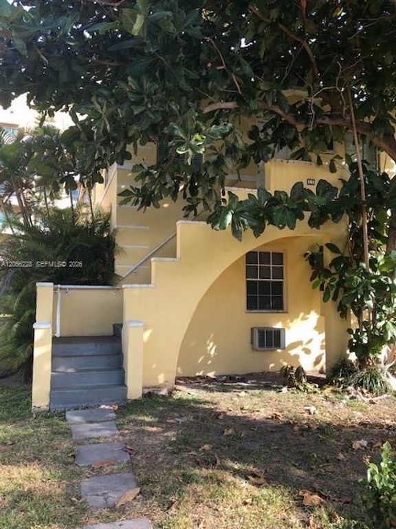 11 Santillane Avenue 2, Coral Gables, FL 33134