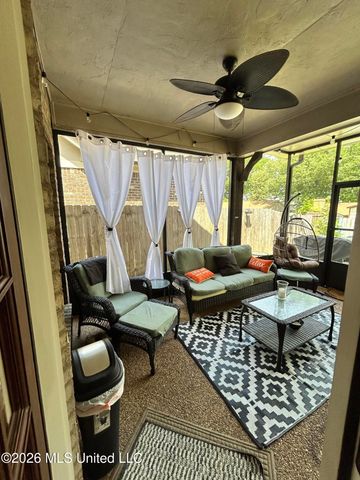 9084 Belle Maison Boulevard, Olive Branch, MS 38654