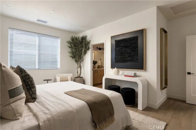 551 Bernard, Costa Mesa, CA 92627