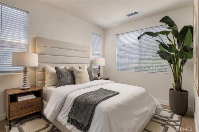 551 Bernard, Costa Mesa, CA 92627