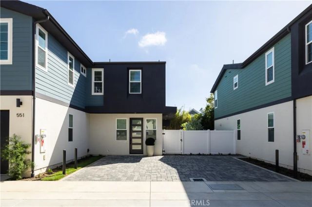 551 Bernard, Costa Mesa, CA 92627