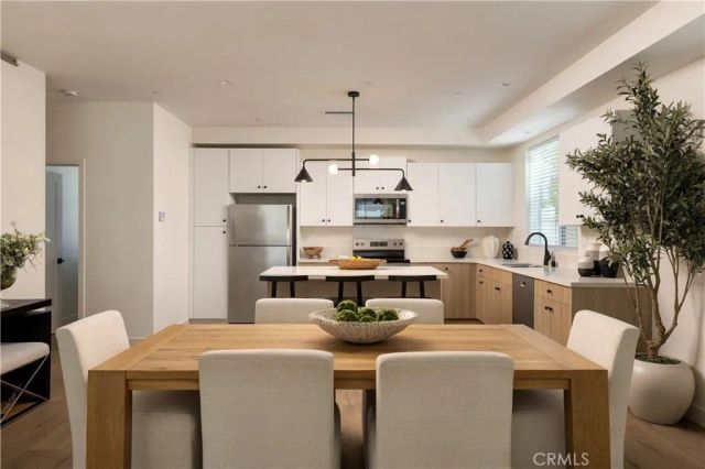 551 Bernard, Costa Mesa, CA 92627