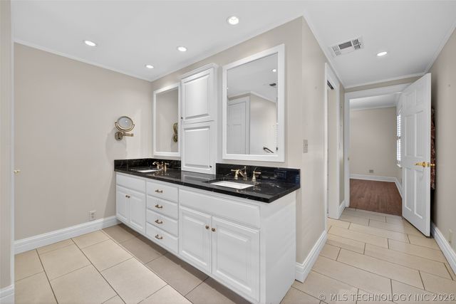 3622 S Yorktown Avenue, Tulsa, OK 74105