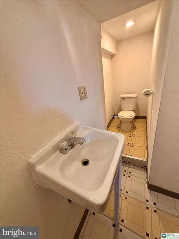 414 S 6TH ST, Emmaus, PA 18049