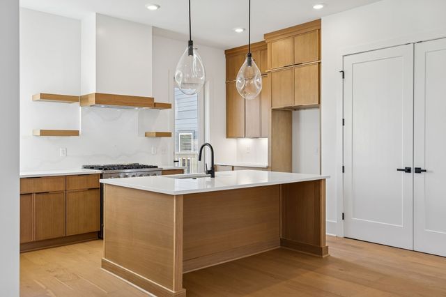 904 Douglas Ave, Nashville, TN 37206