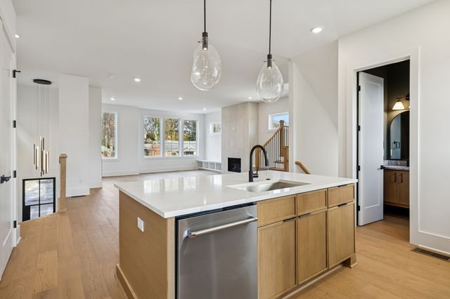 904 Douglas Ave, Nashville, TN 37206