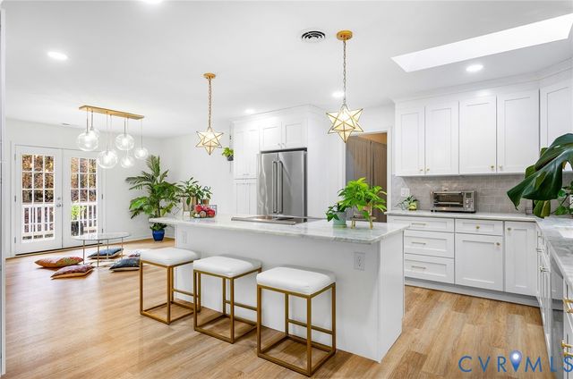 602 Red Maple Dr, Manakin Sabot, VA 23103