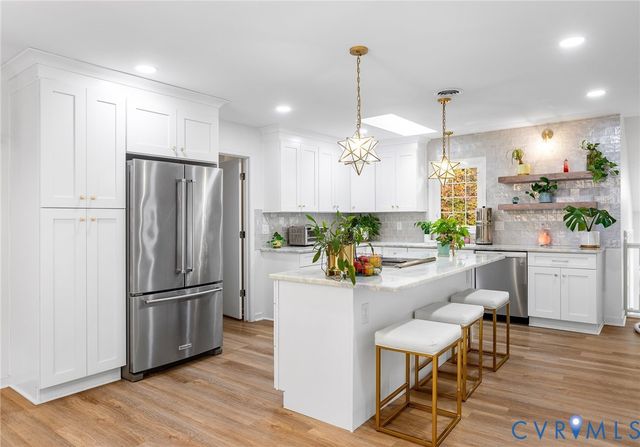 602 Red Maple Dr, Manakin Sabot, VA 23103