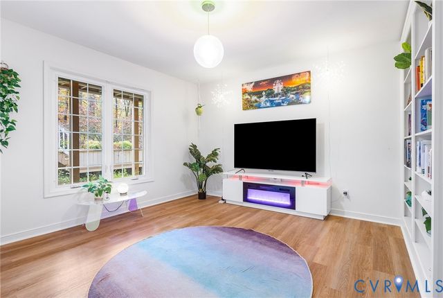 602 Red Maple Dr, Manakin Sabot, VA 23103