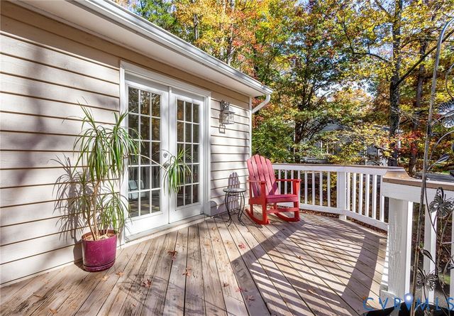 602 Red Maple Dr, Manakin Sabot, VA 23103