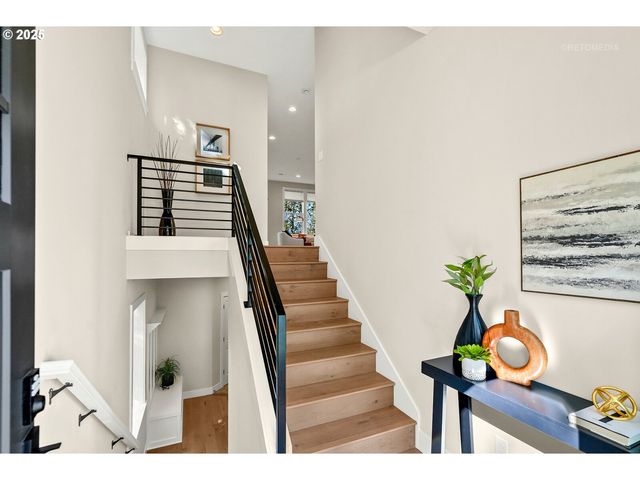 6621 Nw LOLO Ter, Portland, OR 97229