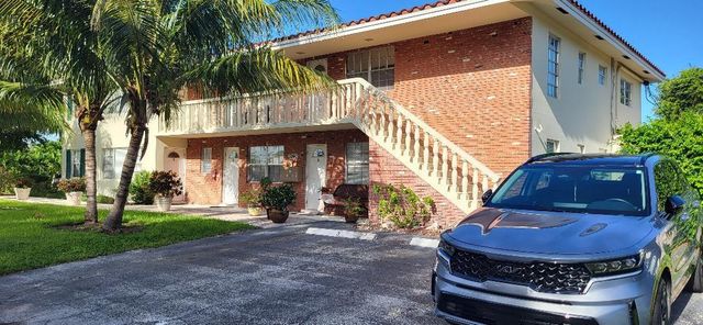 5240 NE 14th Way 5, Fort Lauderdale, FL 33334