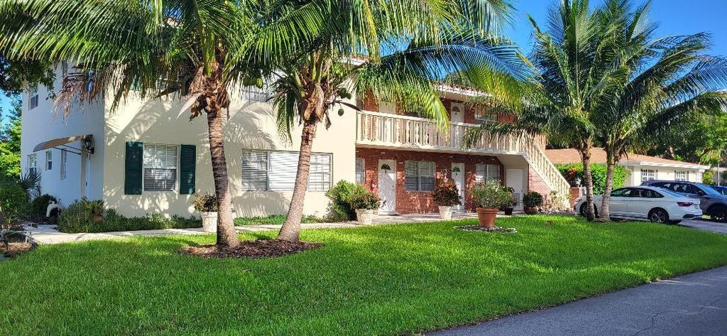 5240 NE 14th Way 5, Fort Lauderdale, FL 33334