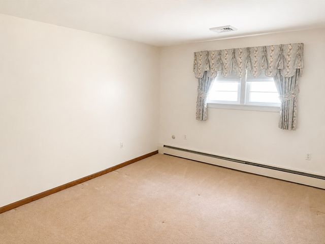 1282 Quaker St, Northbridge, MA 01534