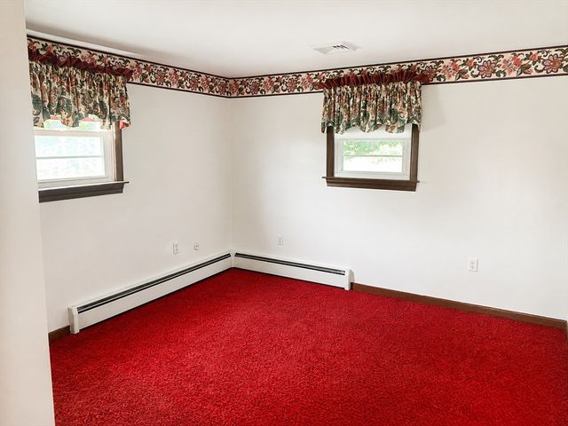 1282 Quaker St, Northbridge, MA 01534