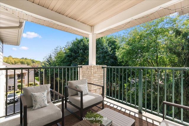 460 N Silverbrook DRIVE #207, West Bend, WI 53090