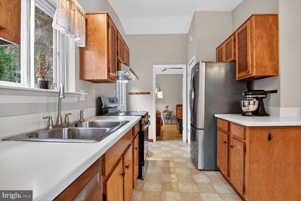 4618 TWINBROOK RD, Fairfax, VA 22032