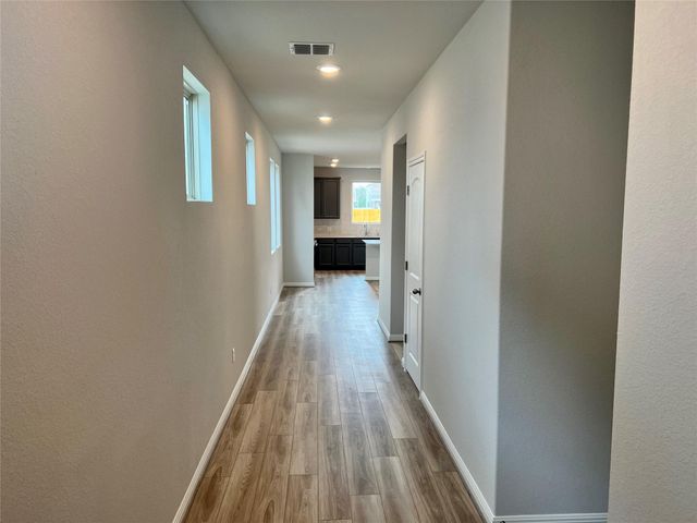 2421 Danbury LN, Leander, TX 78641