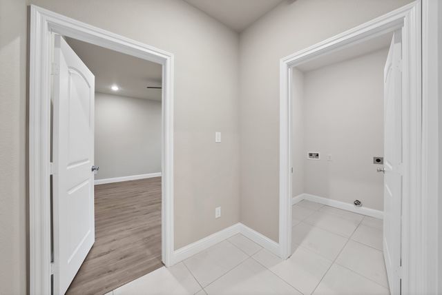 1112 Trinity Street, Cleburne, TX 76031
