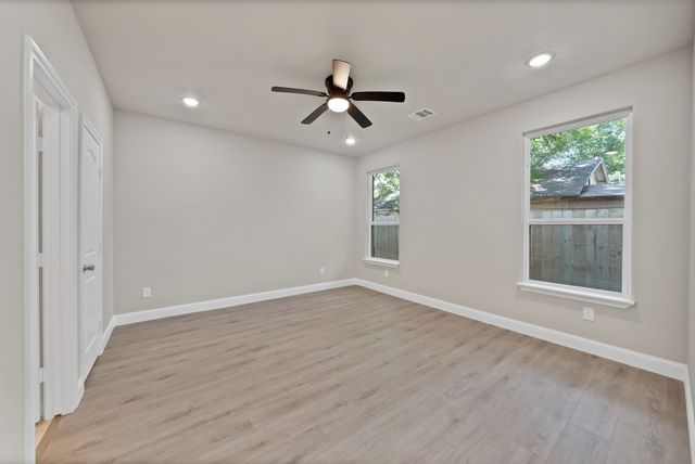 1112 Trinity Street, Cleburne, TX 76031