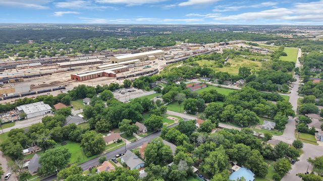 1112 Trinity Street, Cleburne, TX 76031